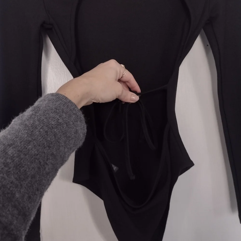 NA-KD Open Back Bodysuit - Picture 11 of 14